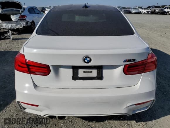 ✅ 2016 BMW M3 • VIN: WBS8M9C57G5D30486 • Lot: 81575145. Wystawiony na Copart z przebiegiem 104 899 mil. Bezpłatny archiwum sprzedaży aukcyjnych z USA i szczegółowy raport historii pojazdu na DreamBid. Zdjęcie 6.