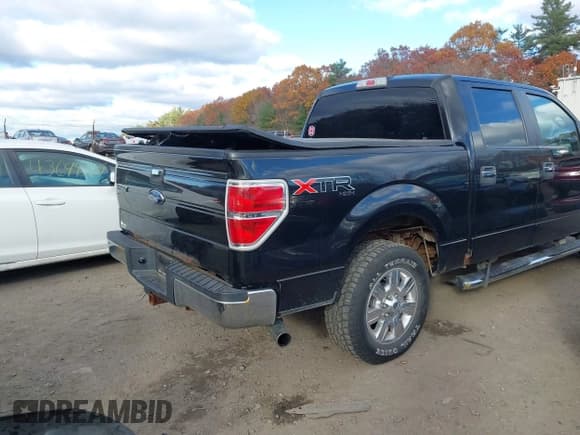 ✅ 2014 Ford F-150 Platinum • VIN: 1FTFW1ET5EFA52990 • Lot: 43692274. Wystawiony na IAAI z przebiegiem 115 718 mil. Bezpłatny archiwum sprzedaży aukcyjnych z USA i szczegółowy raport historii pojazdu na DreamBid. Zdjęcie 4.