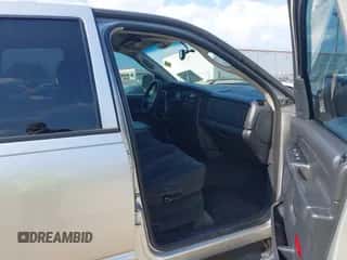 2002 Dodge 1500 z VIN 3D7HU18N12G151642, wystawiony jako IAAI lot #43249745 z przebiegiem 230 070 mil mil oraz . Historia ofert i sprzedaży dostępna na DreamBid. Obrazek 5.