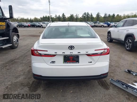 ✅ 2025 Toyota Camry LE • VIN: 4T1DBADK5SU522109 • Lot: 42220850. Listed on IAAI with 298 mi. Free auction sales archive from the USA and detailed vehicle history report at DreamBid. Image 17.