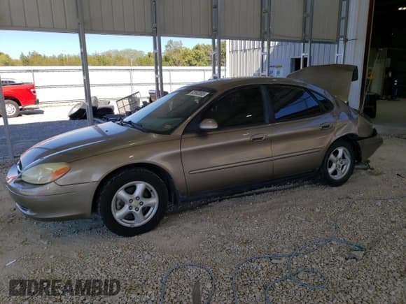 ✅ 2002 Ford Taurus SE Standard • VIN: 1FAFP53U82G156577 • Lot: 82692895. Wystawiony na Copart z przebiegiem 108 503 mil. Bezpłatny archiwum sprzedaży aukcyjnych z USA i szczegółowy raport historii pojazdu na DreamBid. Zdjęcie 1.