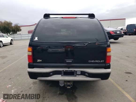 2001 Chevrolet Suburban LT с VIN 3GNFK16T91G237196, выставлен на аукционе Copart как лот 81574134 с пробегом 275 571 миль миль и Списание • Salvage title. История ставок и продаж доступна на DreamBid. Изображение 6.