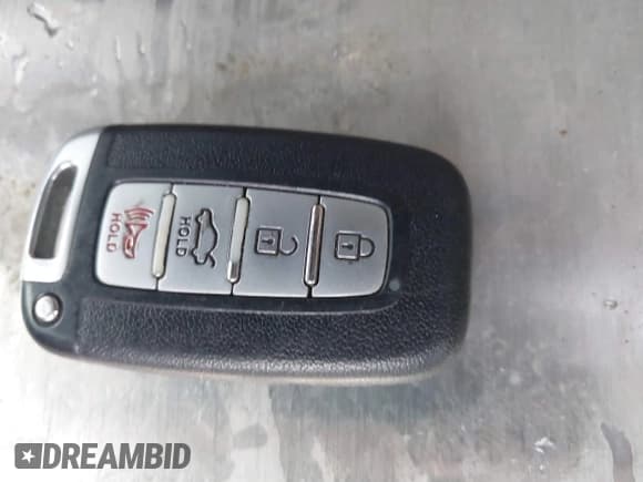 ✅ 2013 Hyundai Equus Signature • VIN: KMHGH4JH4DU057959 • Lot: 43066787. Listed on IAAI with 104,840 mi. Free auction sales archive from the USA and detailed vehicle history report at DreamBid. Image 11.