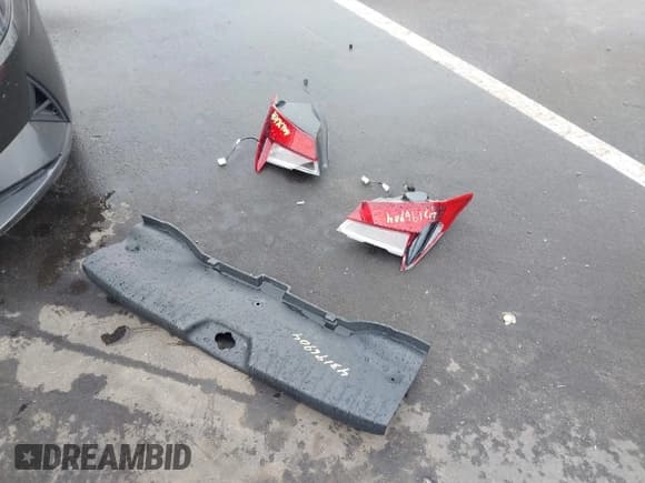 ✅ 2021 Hyundai Elantra SE • VIN: 5NPLL4AG9MH045714 • Lot: 43196904. Listed on IAAI with 101,409 mi. Free auction sales archive from the USA and detailed vehicle history report at DreamBid. Image 12.