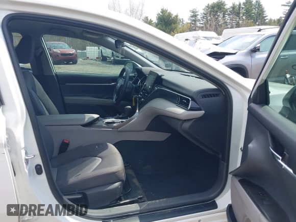 2022 Toyota Camry LE с VIN 4T1C11BK0NU069930, выставлен на аукционе IAAI как лот 42128497 с пробегом 17 049 миль миль и . История ставок и продаж доступна на DreamBid. Изображение 5.