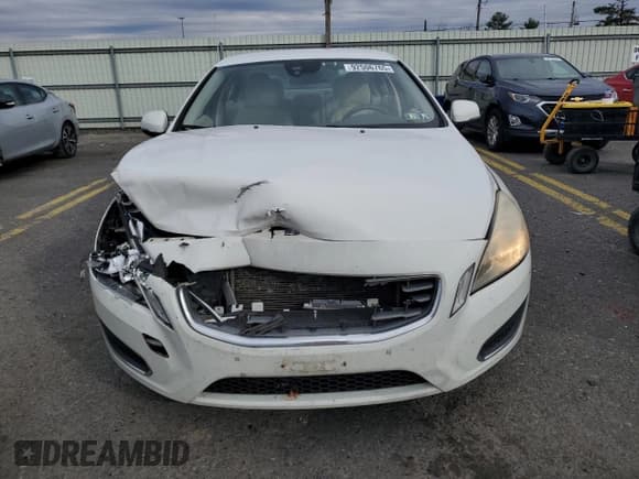 ✅ 2012 Volvo S60 T5 • VIN: YV1622FS2C2112861 • Лот: 92506765. Опубликован ранее на Copart с пробегом 140 692 миль. Бесплатный доступ к архиву аукционных продаж из США и подробный отчёт об истории автомобиля на DreamBid. Изображение 5.