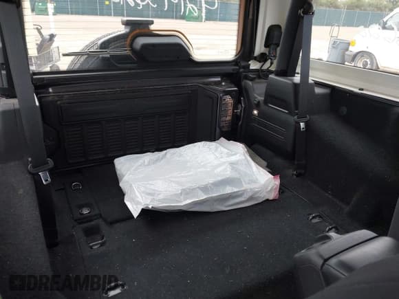 ✅ 2022 Jeep Wrangler Willys Sport • VIN: 1C4GJXAN8NW223101 • Lot: 42145620. Listed on IAAI with 42,831 mi. Free auction sales archive from the USA and detailed vehicle history report at DreamBid. Image 8.