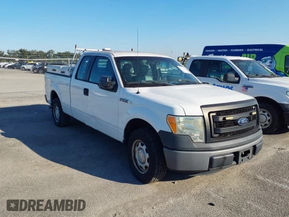 ✅ 2014 Ford F-150 XLT • VIN: 1FTEX1CM6EFD08087 • Lot: 43576392. Wystawiony na IAAI z przebiegiem 120 809 mil. Bezpłatny archiwum sprzedaży aukcyjnych z USA i szczegółowy raport historii pojazdu na DreamBid. Zdjęcie 1.