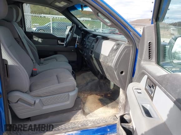 ✅ 2013 Ford F-150 XLT • VIN: 1FTFX1EF2DFD70202 • Лот: 43407018. Опубликован ранее на IAAI с пробегом 212 423 миль. Бесплатный доступ к архиву аукционных продаж из США и подробный отчёт об истории автомобиля на DreamBid. Изображение 5.