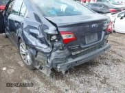 ✅ 2017 Subaru Legacy Premium • VIN: 4S3BNAC62H3067466 • Lot: 42129220. Wystawiony na IAAI z przebiegiem 184 131 mil. Bezpłatny archiwum sprzedaży aukcyjnych z USA i szczegółowy raport historii pojazdu na DreamBid. Zdjęcie 6.