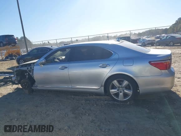 ✅ 2010 Lexus LS 460 L • VIN: JTHGL5EF0A5039898 • Lot: 43445760. Wystawiony na IAAI z przebiegiem 160 516 mil. Bezpłatny archiwum sprzedaży aukcyjnych z USA i szczegółowy raport historii pojazdu na DreamBid. Zdjęcie 15.