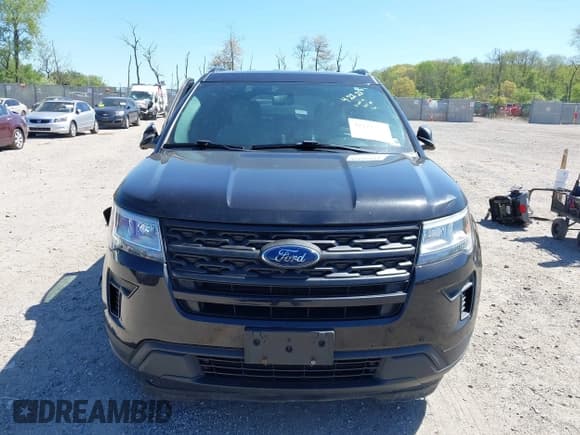 ✅ 2019 Ford Explorer • VIN: 1FM5K7B81KGA18444 • Lot: 42129221. Wystawiony na IAAI z przebiegiem 121 268 mil. Bezpłatny archiwum sprzedaży aukcyjnych z USA i szczegółowy raport historii pojazdu na DreamBid. Zdjęcie 12.