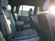 ✅ 2017 Ford Expedition Platinum • VIN: 1FMJU1LT3HEA00055 • Lot: 42902565. Wystawiony na Copart z przebiegiem 142 635 mil. Bezpłatny archiwum sprzedaży aukcyjnych z USA i szczegółowy raport historii pojazdu na DreamBid. Zdjęcie 11.