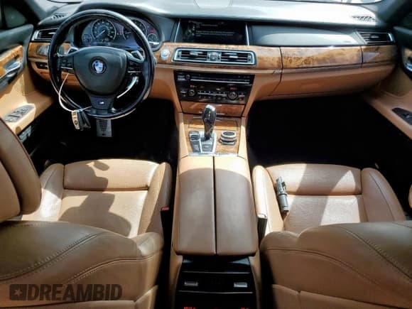 ✅ 2013 BMW 7 Series 750Li • VIN: WBAYE8C53DDE22420 • Lot: 81516175. Listed on Copart with 140,710 mi. Free auction sales archive from the USA and detailed vehicle history report at DreamBid. Image 8.