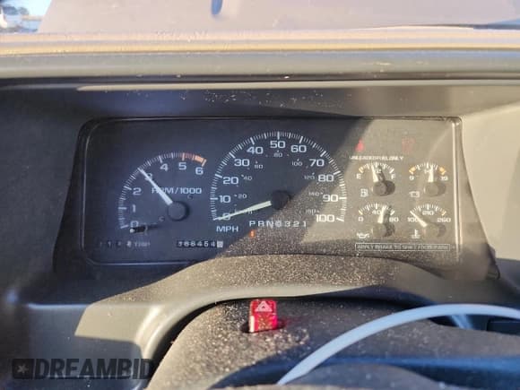 ✅ 1996 Chevrolet Silverado 1500 • VIN: 2GCEK19R5T1111160 • Лот: 92922815. Опубликован ранее на Copart с пробегом 386 454 миль. Бесплатный доступ к архиву аукционных продаж из США и подробный отчёт об истории автомобиля на DreamBid. Изображение 9.