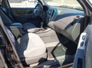 ✅ 2005 Ford Escape XLT • VIN: 1FMYU93135KB23105 • Lot: 41849131. Listed on IAAI with 164,645 mi. Free auction sales archive from the USA and detailed vehicle history report at DreamBid. Image 5.