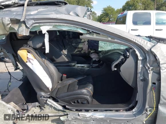 ✅ 2019 Chevrolet Impala Premier • VIN: 1G1105S37KU101825 • Лот: 43183510. Опубликован ранее на IAAI с пробегом 101 390 миль. Бесплатный доступ к архиву аукционных продаж из США и подробный отчёт об истории автомобиля на DreamBid. Изображение 5.