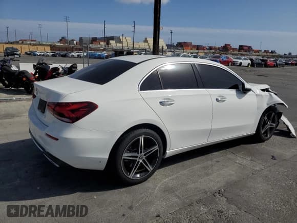 ✅ 2019 Mercedes-Benz A 220 • VIN: WDD3G4EB0KW031653 • Лот: 82465345. Опубликован ранее на Copart с пробегом 40 200 миль. Бесплатный доступ к архиву аукционных продаж из США и подробный отчёт об истории автомобиля на DreamBid. Изображение 3.