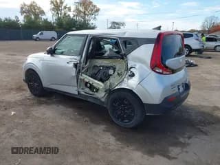 ✅ 2020 Kia Soul LX • VIN: KNDJ22AU0L7015234 • Лот: 43615439. Опубликован ранее на IAAI с пробегом 82 528 миль. Бесплатный доступ к архиву аукционных продаж из США и подробный отчёт об истории автомобиля на DreamBid. Изображение 3.