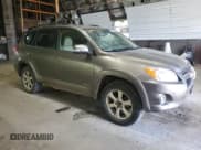 ✅ 2012 Toyota RAV4 Limited • VIN: JTMDF4DV9CD045142 • Лот: 70963355. Опубликован ранее на Copart с пробегом 229 167 миль. Бесплатный доступ к архиву аукционных продаж из США и подробный отчёт об истории автомобиля на DreamBid. Изображение 4.