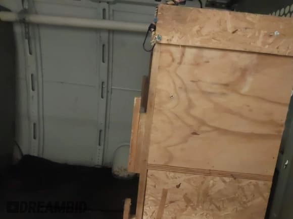 ✅ 2007 Chevrolet Express Cargo • VIN: 1GCFH15T471221715 • Lot: 43837944. Listed on IAAI with 181,108 mi. Free auction sales archive from the USA and detailed vehicle history report at DreamBid. Image 8.