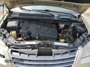 ✅ 2010 Chrysler Town & Country Touring Plus • VIN: 2A4RR8DX6AR441295 • Lot: 69344485. Wystawiony na Copart z przebiegiem 180 037 mil. Bezpłatny archiwum sprzedaży aukcyjnych z USA i szczegółowy raport historii pojazdu na DreamBid. Zdjęcie 12.