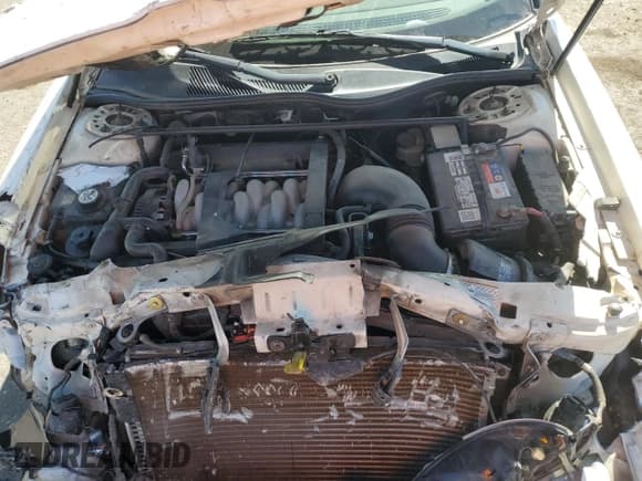 ✅ 2001 Lincoln Continental • VIN: 1LNHM97V31Y673523 • Lot: 52451385. Listed on Copart with 133,879 mi. Free auction sales archive from the USA and detailed vehicle history report at DreamBid. Image 11.