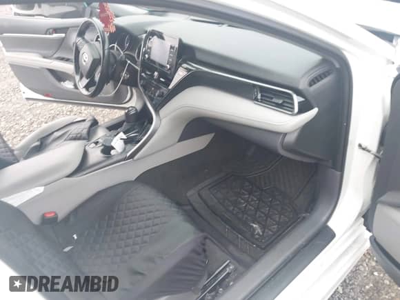 2021 Toyota Camry SE with VIN 4T1G11BK6MU025267, listed as a IAAI auction lot 42648821 with 113,931 mi miles and . Bid and sale history available at DreamBid. Image 5.