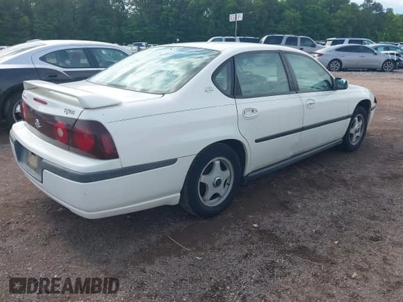 ✅ 2002 Chevrolet Impala • VIN: 2G1WF55E429107757 • Lot: 42175803. Wystawiony na IAAI z przebiegiem 229 520 mil. Bezpłatny archiwum sprzedaży aukcyjnych z USA i szczegółowy raport historii pojazdu na DreamBid. Zdjęcie 4.