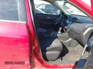 ✅ 2017 Nissan Rogue SV • VIN: JN8AT2MTXHW392901 • Lot: 43451493. Wystawiony na IAAI z przebiegiem 194 758 mil. Bezpłatny archiwum sprzedaży aukcyjnych z USA i szczegółowy raport historii pojazdu na DreamBid. Zdjęcie 5.