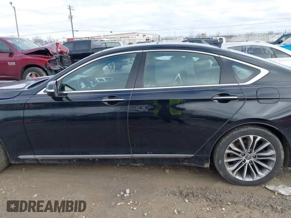 ✅ 2015 Hyundai Genesis 3.8L • VIN: KMHGN4JE4FU017852 • Lot: 41227267. Wystawiony na IAAI z przebiegiem 99 296 mil. Bezpłatny archiwum sprzedaży aukcyjnych z USA i szczegółowy raport historii pojazdu na DreamBid. Zdjęcie 14.