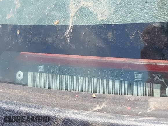 ✅ 2006 Chevrolet Silverado 2500HD Work Truck • VIN: 1GCHK29U96E100527 • Lot: 42870852. Wystawiony na IAAI z przebiegiem 169 391 mil. Bezpłatny archiwum sprzedaży aukcyjnych z USA i szczegółowy raport historii pojazdu na DreamBid. Zdjęcie 9.