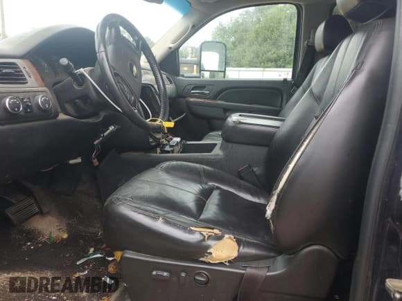 ✅ 2010 Chevrolet Silverado 1500 LTZ • VIN: 3GCRKTE36AG216020 • Lot: 70270344. Listed on Copart with Not provided. Free auction sales archive from the USA and detailed vehicle history report at DreamBid. Image 7.