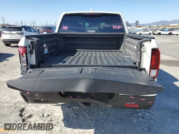 ✅ 2019 Honda Ridgeline RTL-E • VIN: 5FPYK3F76KB030165 • Lot: 85926505. Listed on Copart with 90,436 mi. Free auction sales archive from the USA and detailed vehicle history report at DreamBid. Image 6.