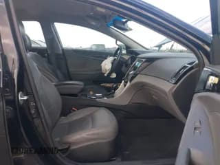 ✅ 2012 Hyundai Sonata SE • VIN: 5NPEC4AC4CH365088 • Lot: 43490573. Wystawiony na IAAI z przebiegiem 199 244 mil. Bezpłatny archiwum sprzedaży aukcyjnych z USA i szczegółowy raport historii pojazdu na DreamBid. Zdjęcie 5.