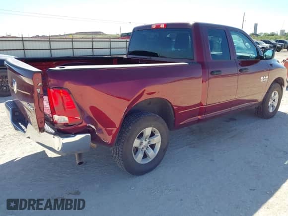 2024 Ram 1500 SLT z VIN 1C6RR7GG6RS147764, wystawiony jako IAAI lot #42824558 z przebiegiem 41 725 mil mil oraz . Historia ofert i sprzedaży dostępna na DreamBid. Obrazek 4.