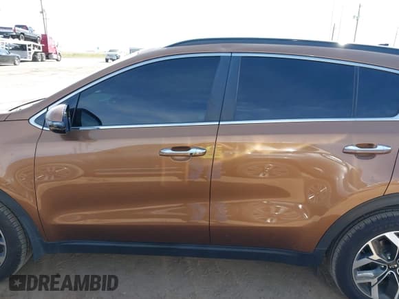 ✅ 2020 Kia Sportage EX • VIN: KNDPN3AC7L7637831 • Lot: 43258152. Wystawiony na IAAI z przebiegiem 76 553 mil. Bezpłatny archiwum sprzedaży aukcyjnych z USA i szczegółowy raport historii pojazdu na DreamBid. Zdjęcie 14.