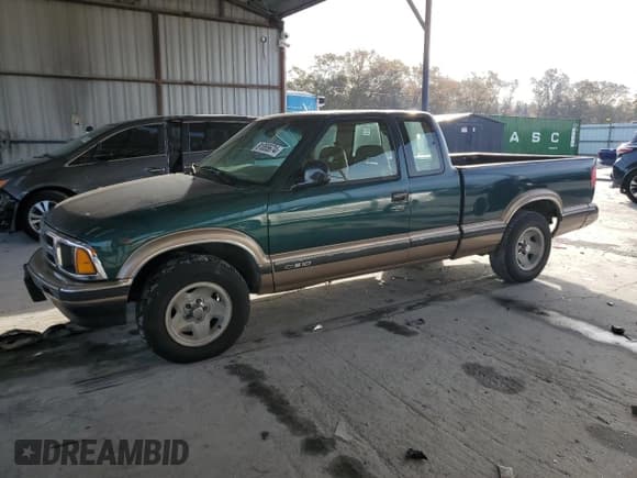 ✅ 1996 Chevrolet S-10 LS • VIN: 1GCCS19X8T8197583 • Лот: 81065674. Опубликован ранее на Copart с пробегом 261 943 миль. Бесплатный доступ к архиву аукционных продаж из США и подробный отчёт об истории автомобиля на DreamBid. Изображение 1.
