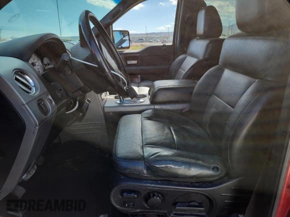 ✅ 2007 Ford F-150 XLT • VIN: 1FTPW14587FA24871 • Lot: 84658175. Wystawiony na Copart z przebiegiem 195 741 mil. Bezpłatny archiwum sprzedaży aukcyjnych z USA i szczegółowy raport historii pojazdu na DreamBid. Zdjęcie 7.