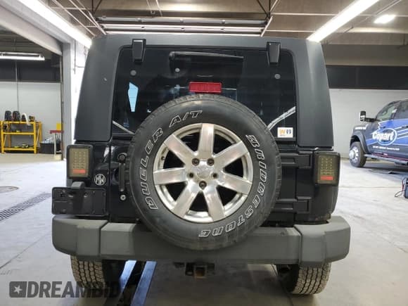 ✅ 2008 Jeep Wrangler Unlimited X • VIN: 1J4GA391X8L529324 • Lot: 56750835. Listed on Copart with 175,590 mi. Free auction sales archive from the USA and detailed vehicle history report at DreamBid. Image 6.
