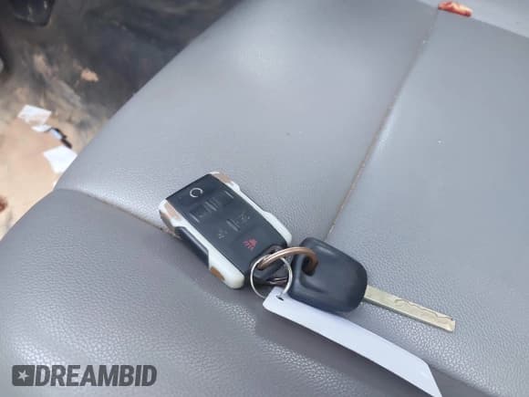 ✅ 2016 Chevrolet Silverado 2500HD Work Truck • VIN: 1GC1CUE80GF217850 • Lot: 42120276. Listed on IAAI with 268,987 mi. Free auction sales archive from the USA and detailed vehicle history report at DreamBid. Image 11.