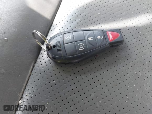 ✅ 2008 Jeep Grand Cherokee Laredo • VIN: 1J8GR48KX8C164165 • Lot: 41920548. Listed on IAAI with 215,545 mi. Free auction sales archive from the USA and detailed vehicle history report at DreamBid. Image 11.