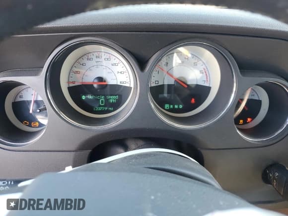 ✅ 2014 Dodge Challenger R/T Classic • VIN: 2C3CDYBTXEH299592 • Lot: 87731455. Wystawiony na Copart z przebiegiem 120 779 mil. Bezpłatny archiwum sprzedaży aukcyjnych z USA i szczegółowy raport historii pojazdu na DreamBid. Zdjęcie 9.