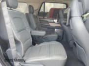 ✅ 2019 Lincoln Navigator Black Label • VIN: 5LMJJ2TT8KEL01410 • Lot: 79481374. Wystawiony na Copart z przebiegiem 61 023 mil. Bezpłatny archiwum sprzedaży aukcyjnych z USA i szczegółowy raport historii pojazdu na DreamBid. Zdjęcie 10.