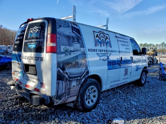 ✅ 2012 Chevrolet Express Cargo • VIN: 1GCSGAFX8C1105303 • Лот: 92651275. Опубликован ранее на Copart с пробегом 233 392 миль. Бесплатный доступ к архиву аукционных продаж из США и подробный отчёт об истории автомобиля на DreamBid. Изображение 3.