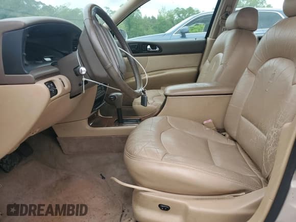 ✅ 1997 Lincoln Continental • VIN: 1LNLM97V3VY606937 • Lot: 55039495. Listed on Copart with 127,796 mi. Free auction sales archive from the USA and detailed vehicle history report at DreamBid. Image 7.