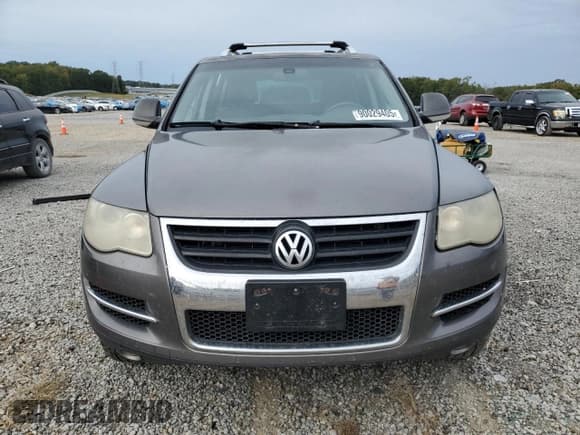 ✅ 2008 Volkswagen Touareg V6 • VIN: WVGBE77L38D056274 • Lot: 90029405. Wystawiony na Copart z przebiegiem Nie podano. Bezpłatny archiwum sprzedaży aukcyjnych z USA i szczegółowy raport historii pojazdu na DreamBid. Zdjęcie 5.