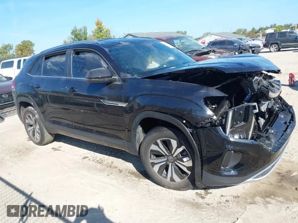 ✅ 2025 Volkswagen Atlas SE • VIN: 1V2LE2CA8SC208805 • Lot: 43202941. Listed on IAAI with 9,921 mi. Free auction sales archive from the USA and detailed vehicle history report at DreamBid. Image 13.