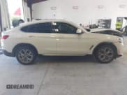 ✅ 2020 BMW X4 xDrive30i • VIN: 5UX2V1C0XL9C47653 • Lot: 42861901. Wystawiony na IAAI z przebiegiem 32 715 mil. Bezpłatny archiwum sprzedaży aukcyjnych z USA i szczegółowy raport historii pojazdu na DreamBid. Zdjęcie 13.