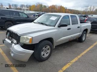 ✅ 2005 Dodge Dakota SLT • VIN: 1D7HE48N55S300470 • Lot: 43579452. Wystawiony na IAAI z przebiegiem 218 140 mil. Bezpłatny archiwum sprzedaży aukcyjnych z USA i szczegółowy raport historii pojazdu na DreamBid. Zdjęcie 2.